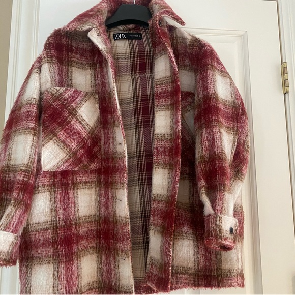 Plaid red shacket by zara size small - Picture 4 of 6